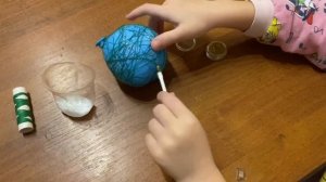 Кульки з ниток ( нитка, клей пва, кулька)