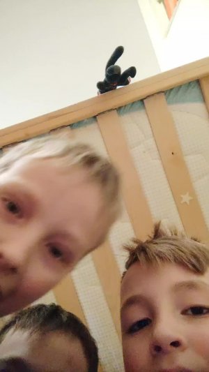 катаемся на велосипеде Миша это мы