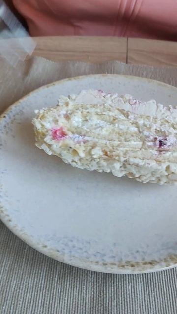 Рулет Сметанно-малиновый от фабрики Невские Берега. г. Кировск. 30.04.2024 смотреть онлайн