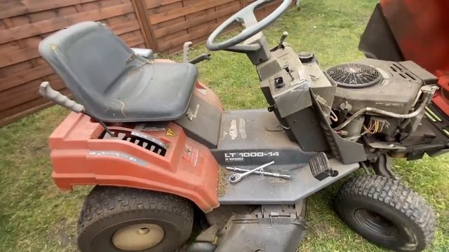 32 letni Traktorek Husqvarna LT 1000-14 - usterki, dostępność części, odpalanie po zimowej przerwie смотреть онлайн