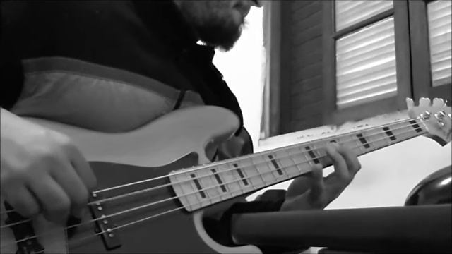 Eduardo Bento - Estúpido cupido (versão no contrabaixo) смотреть онлайн