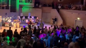 Танцуют все. Juan Horlendis band