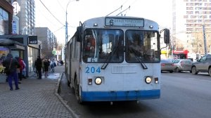 Троллейбус Екатеринбурга ЗиУ-682Г-012 [Г0А] борт. №204 маршрут №6 на остановке "Щорса"