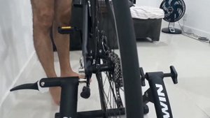 Rolo de treino bike in'ride 100 b'twin – Instalação e Detalhes funcionais