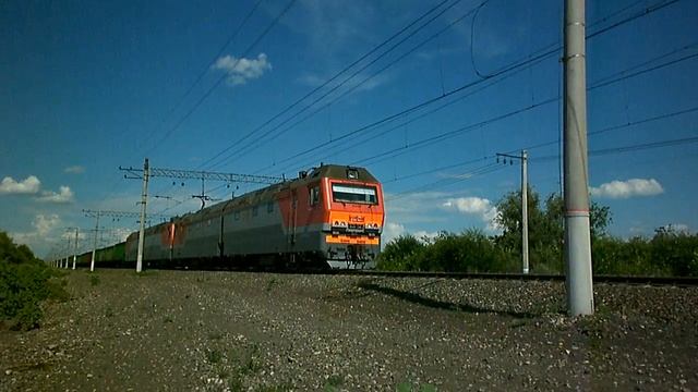 Электровозы 2ЭС6-542 «Синара» и 2ЭС6-532 «Синара» с грузовым поездом смотреть онлайн