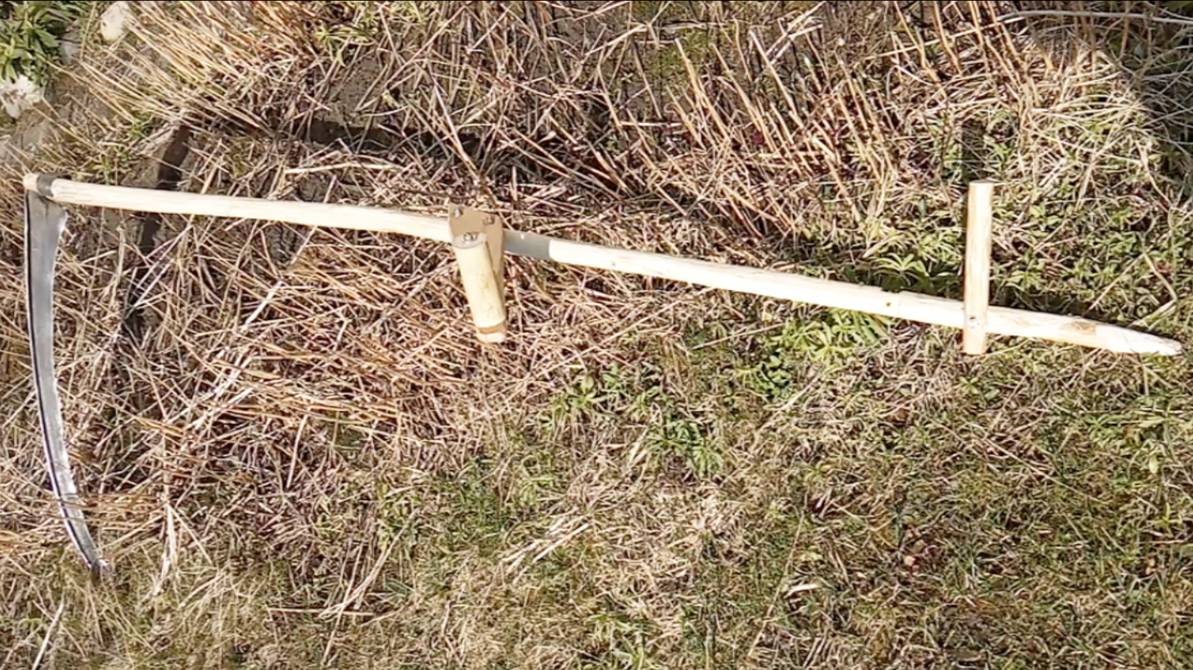 Ручная коса литовка. Тест на прочность советского лезвия смотреть онлайн