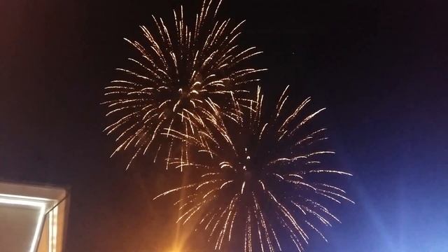 Салют на День города, потрясающий фейерверк под электронную музыку Dance & Electronic by GO смотреть онлайн