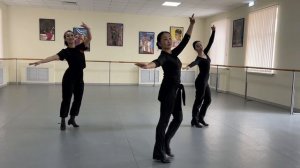 Джиргал Лиджиева - Заслуженная артистка РК, солистка Государственного ансамбля «Тюльпан"