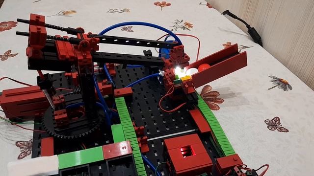 Fischertechnik робот сортировщик/Fischertechnik color sorting robot