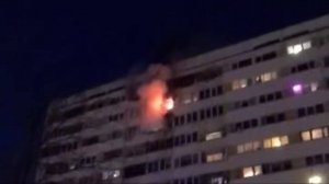 Многоэтажный дом вспыхнул в Хабаровске, более 20 человек эвакуировали