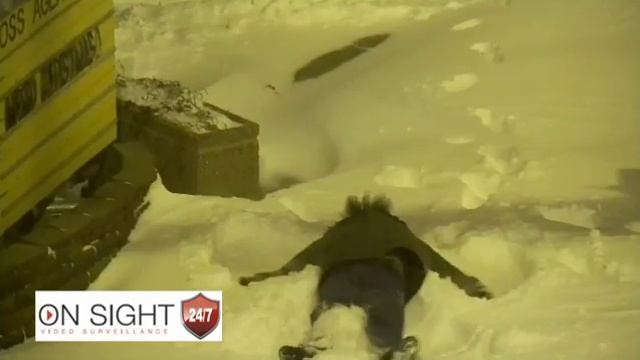 Large Hairy Man Caught on Camera in South Dakota смотреть онлайн