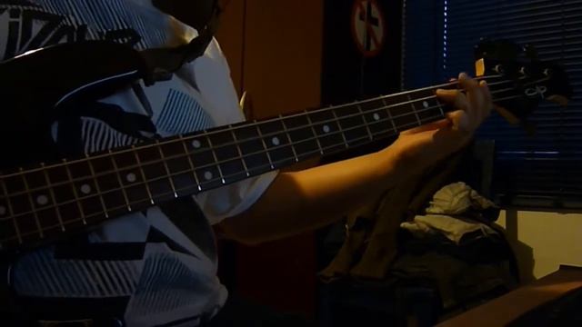 Rise Against - Injection (bass cover) by Mo0nkie vs Calb39 смотреть онлайн