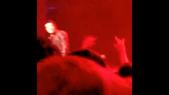 Three Days Grace - Fallen angel - Live at Quebec City's Capitole - 10/11/2015 смотреть онлайн