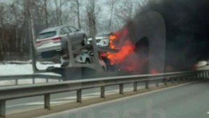 Новые кроссоверы Haval сгорели на автовозе в Подмосковье