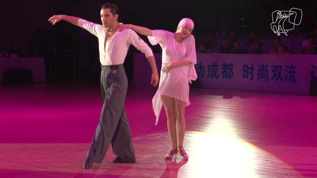 Schmitt - Salikhova, FRA | 2014 World Showdance LAT | DanceSport Total смотреть онлайн