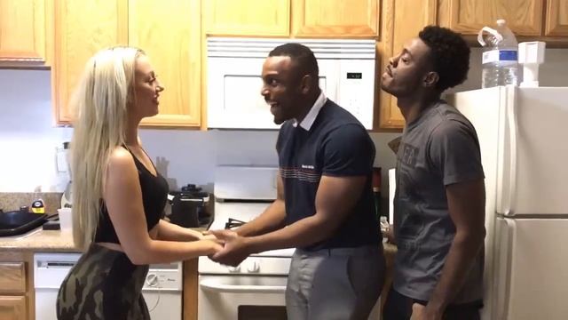 King Bach - The One Friend that Cock Blocks cause they're IN LOVE with Everyone! смотреть онлайн