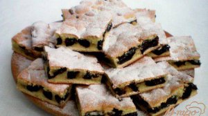 Пирог с черносливом