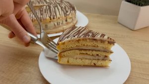 Пирог на сковороде к чаю на скорую руку .