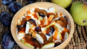 Домашний йогурт с фруктами и абрикосовым сиропом