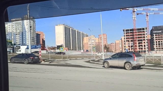 Вид на ЛДС и ЖК Панорама с Октябрьского моста в Новосибирске