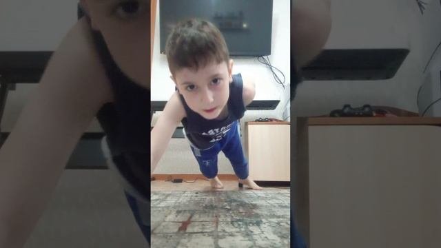 Сеструшка-повторюшка)