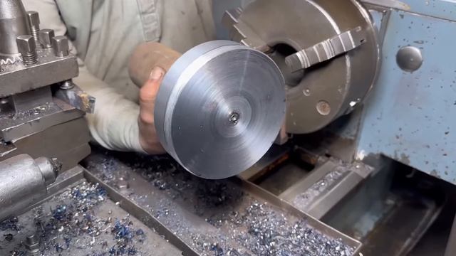 Редкий способ восстановления основания сломанной гайки шкива коленчатого вала с помощью специального смотреть онлайн