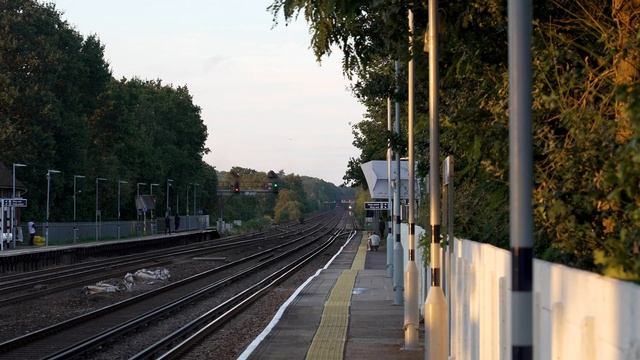 70000 "Britannia" flies through Dunton Green | The Garden of England & Sunset Steam Express 06.08.2