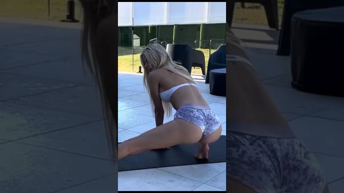 Backyard yoga #stretching #yoga #short #shorts #hotyoga