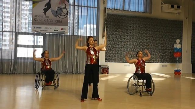 Открытый Кубок Москвы по танцам на колясках.Группа Проект.Вакинг. #инклюзивныйтанец #танцынаколяска смотреть онлайн