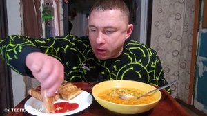 мукбанг/обжор/харчо,жареные сосиски/