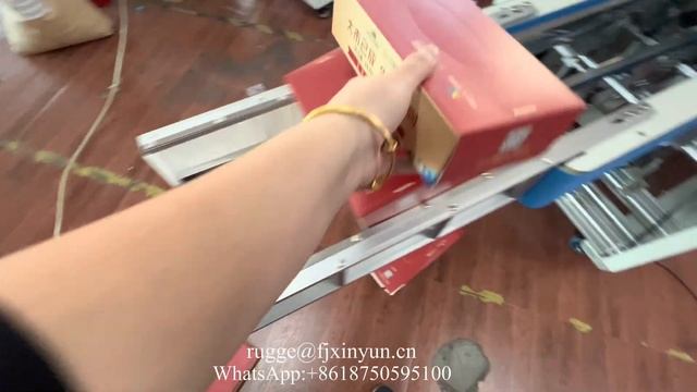 Высокоскоростная полуавтоматическая машина для запечатывания картонных коробок из салфеток для лица