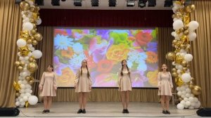 Вокальная группа "ЗВОНКИЕ ГОЛОСА"   Песня "Старый рояль"