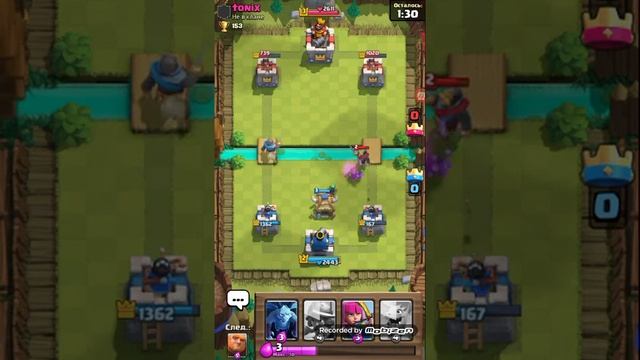 Играю в 2 игры сразу!!!|Clash royale+Helix Jamp смотреть онлайн