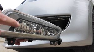 Как быстро поменять лампочку в ДХО в автомобиле Volkswagen Polo!