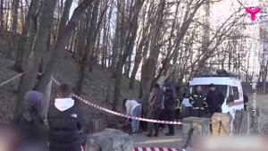 Ходят по тонкому льду