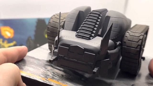Batman: The Bat-tank (from The Dark Knight Returns) смотреть онлайн