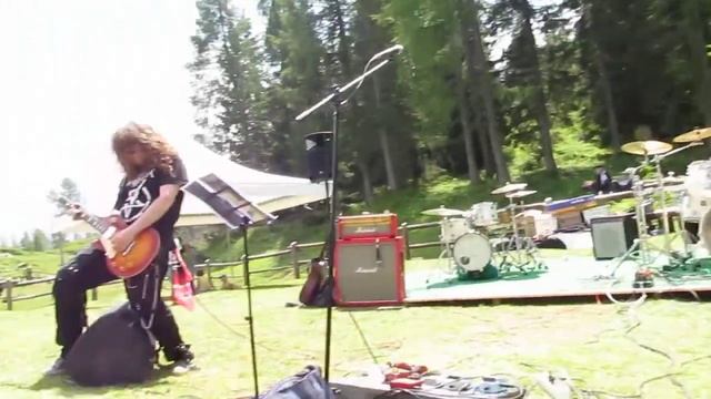 I Wanna Rock N Roll All Night con dei vecchi amici смотреть онлайн