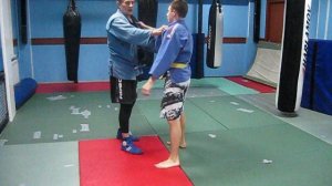 2016 год. Комбинация из двух подсечек и зацепа стопой.