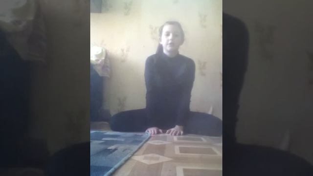 меня зовут Снежана снежок и я вам покажу как сесть на шпагат на продольный смотреть онлайн