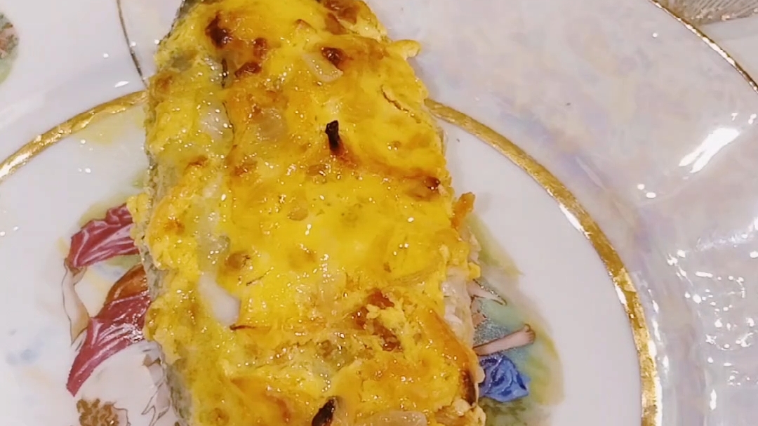 Сочный минтай в морковно-луковой заправке