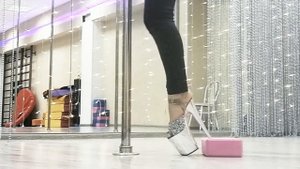 Уроки Exotic pole dance, Frame Up, Стриппластика от Dance Choice