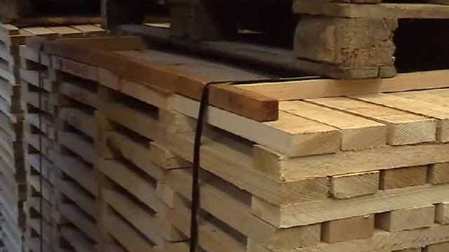 Pallet of fresh cut elements.avi смотреть онлайн