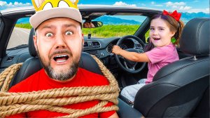 Мия ищет пропавших Настю и Артёма! Богатый вор похищает бедную девушку! 😱🔍