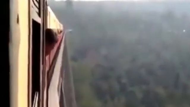 Самый опасный ж/д мост в мире смотреть онлайн