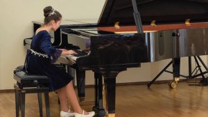 Ф. Мендельсон "Песня венецианского гондольера"; С. Слонимский "Романтический вальс".