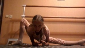 Как сесть на поперечный шпагат