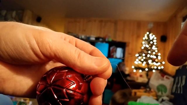 Easiest way to tie hanging twine on Christmas ornaments смотреть онлайн