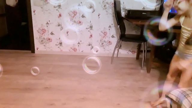 Короче говоря я делаю мамке колесо шпагаты вообщем чего вы ожидали смотреть онлайн