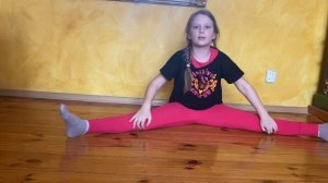 Как сесть на  продольный шпагат на левую ногу