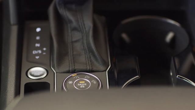 2020 Volkswagen Atlas Cross Sport | Fewer Rows, More Style | Steve Hammes смотреть онлайн